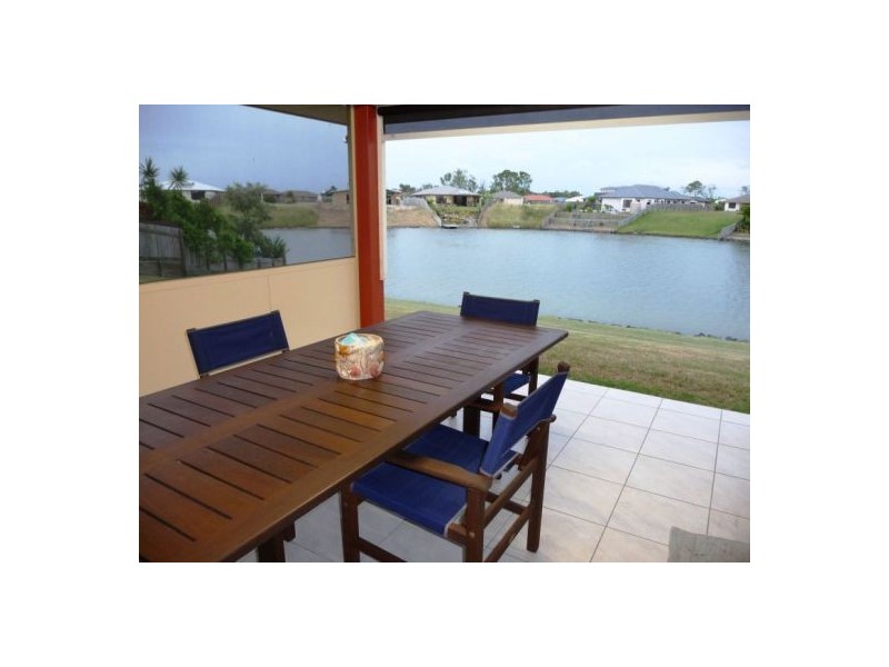 42 Earl St Vincent Cct, Mariners Cove, Eli Waters QLD 4655