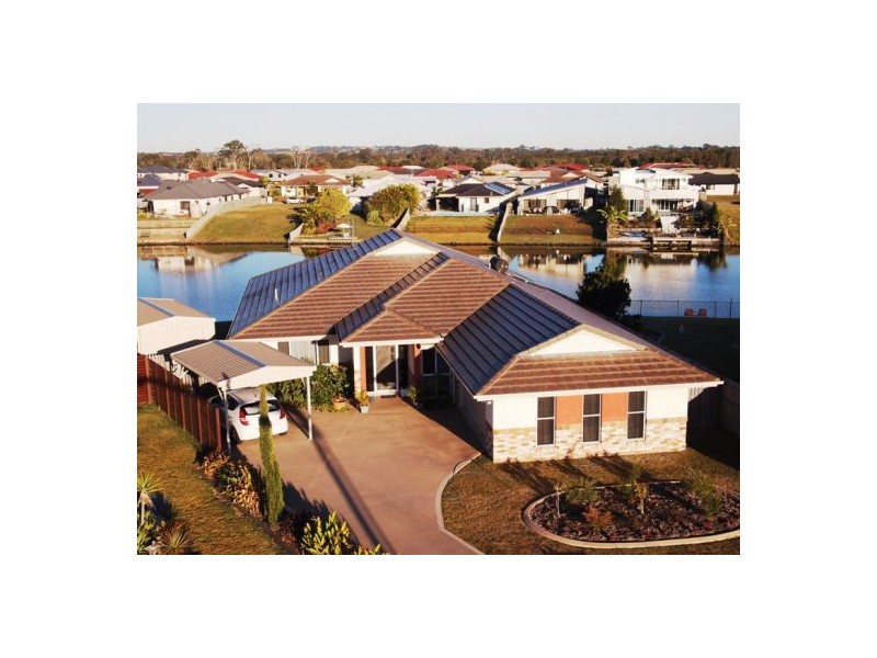 42 Earl St Vincent Cct, Mariners Cove, Eli Waters QLD 4655