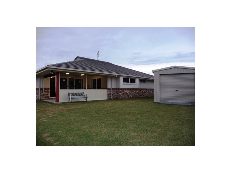 42 Earl St Vincent Cct, Mariners Cove, Eli Waters QLD 4655