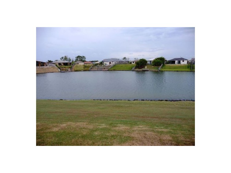 42 Earl St Vincent Cct, Mariners Cove, Eli Waters QLD 4655