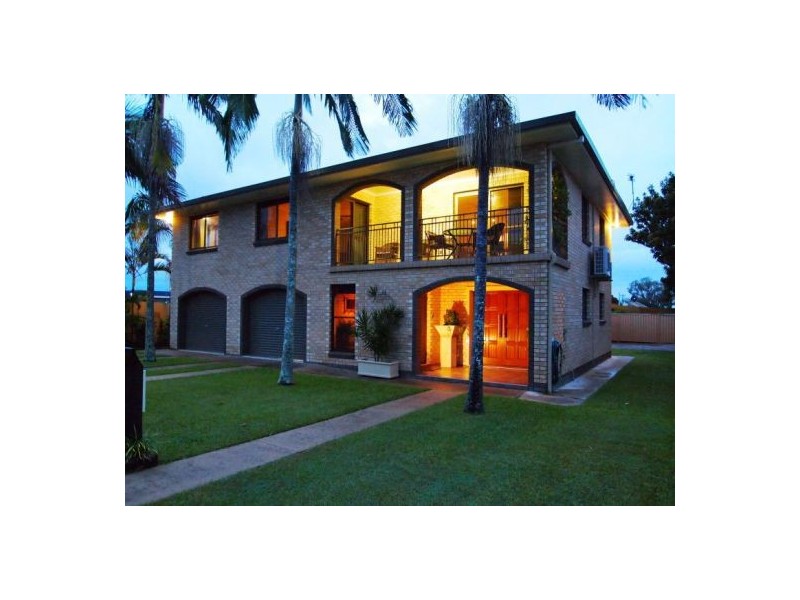 27 Clarke St, Pialba QLD 4655