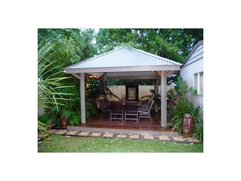 27 Clarke St, Pialba QLD 4655