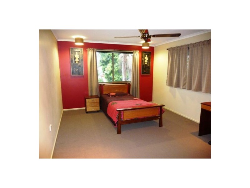 27 Clarke St, Pialba QLD 4655