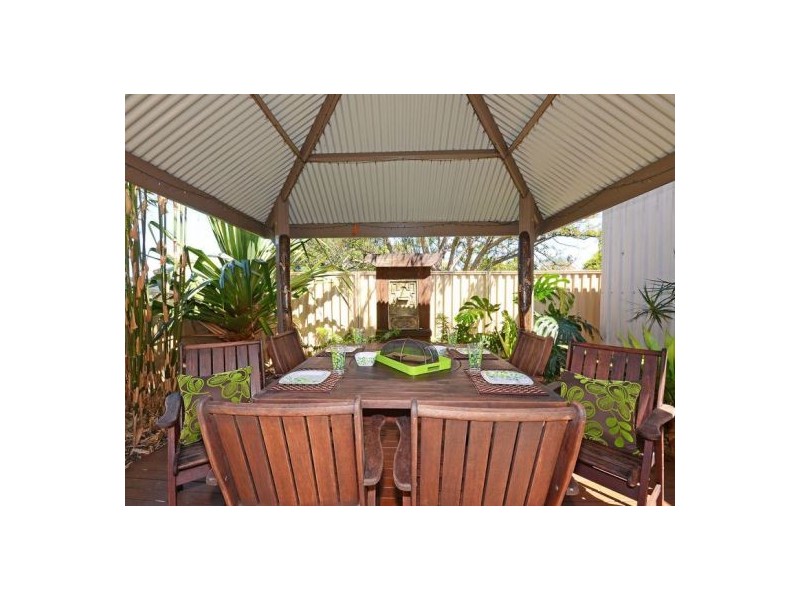 27 Clarke St, Pialba QLD 4655