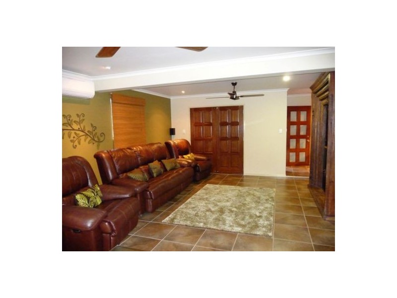 27 Clarke St, Pialba QLD 4655