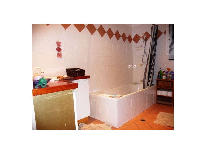 227 Doolong Rd, Wondunna QLD 4655