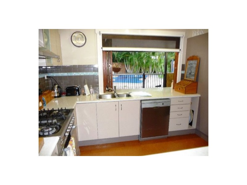 227 Doolong Rd, Wondunna QLD 4655