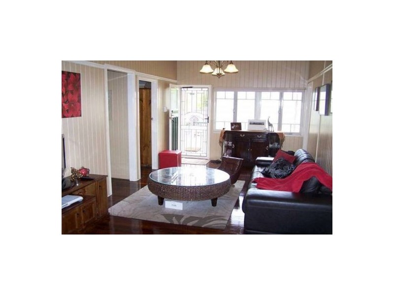 72 Honiton st, Torquay QLD 4655