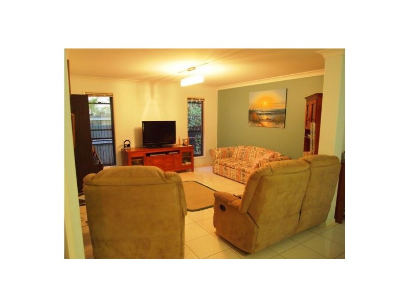 34 Kingfisher Pde, Toogoom QLD 4655