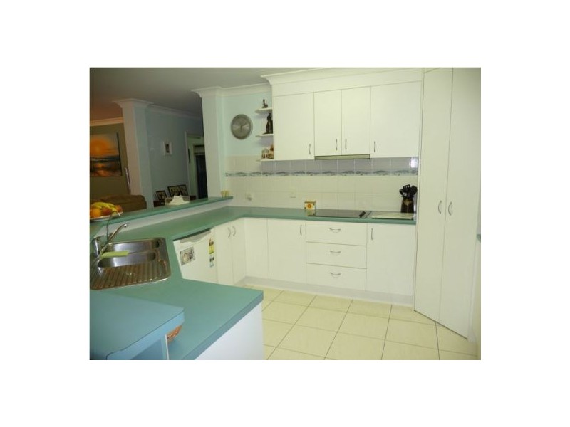 34 Kingfisher Pde, Toogoom QLD 4655