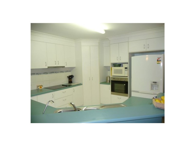 34 Kingfisher Pde, Toogoom QLD 4655