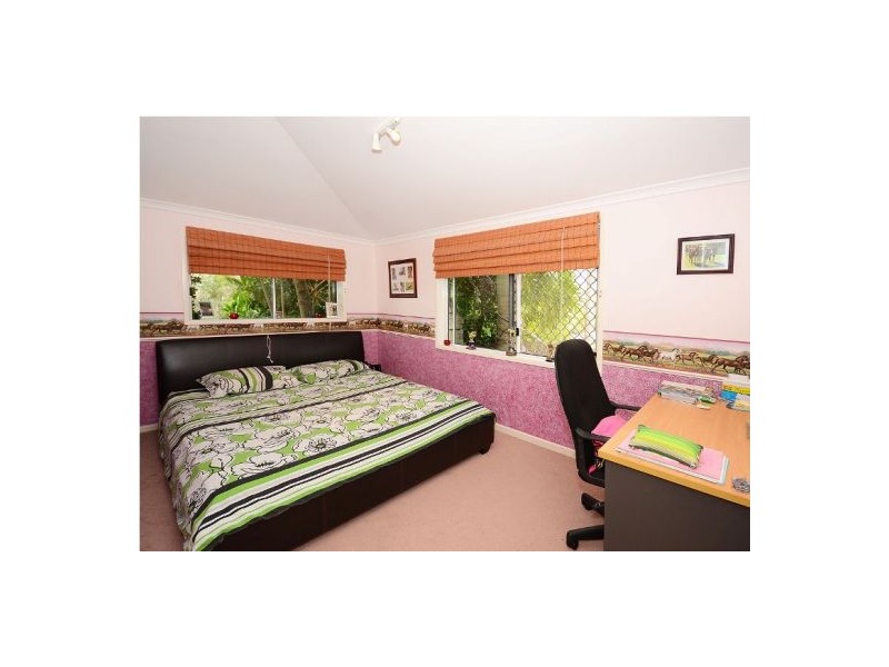 79 Chapel Rd, Nikenbah QLD 4655