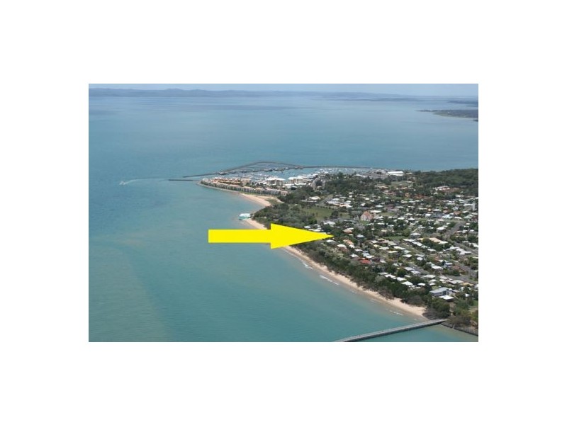 8 Guard St, Urangan QLD 4655