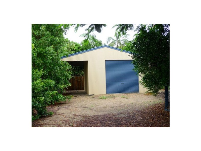 8 Guard St, Urangan QLD 4655