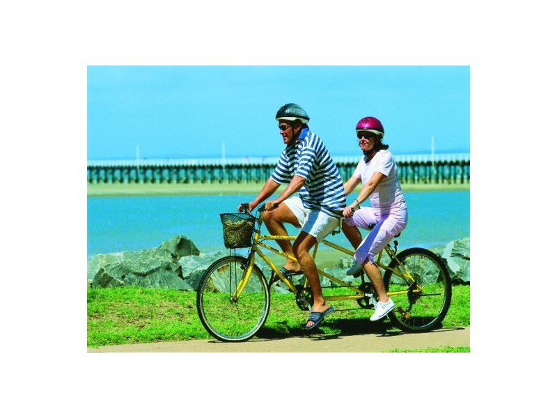 8 Guard St, Urangan QLD 4655