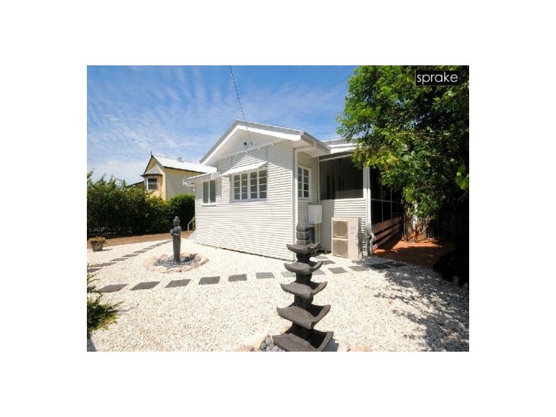 602 Charlton Esplanade, Urangan QLD 4655