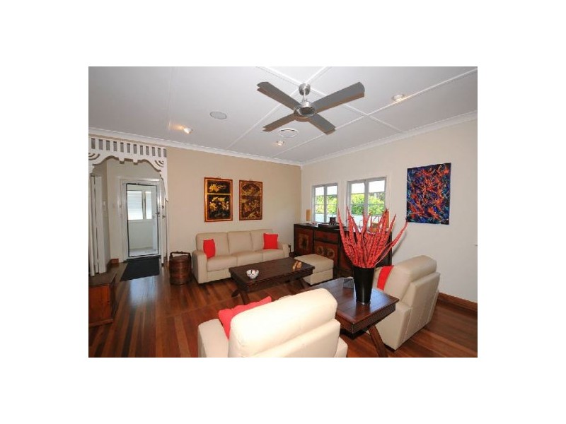 602 Charlton Esplanade, Urangan QLD 4655