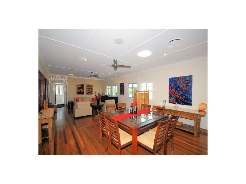 602 Charlton Esplanade, Urangan QLD 4655