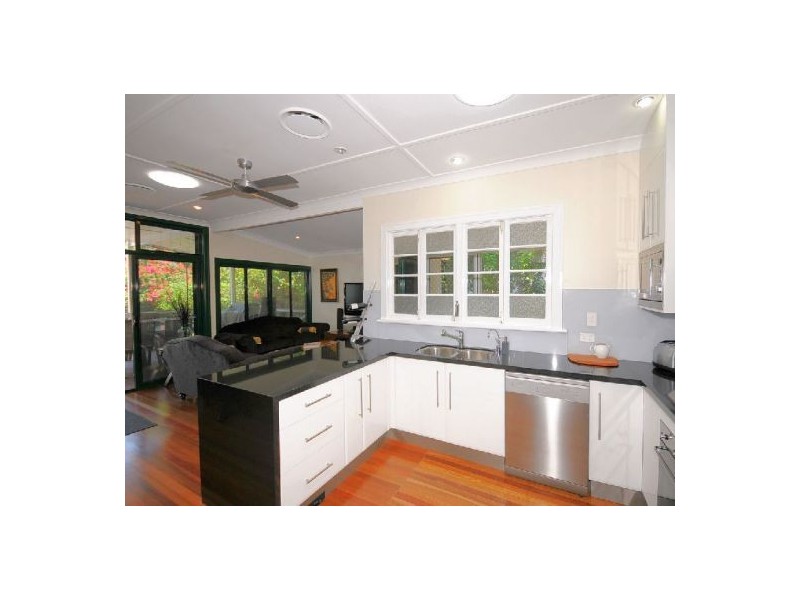 602 Charlton Esplanade, Urangan QLD 4655