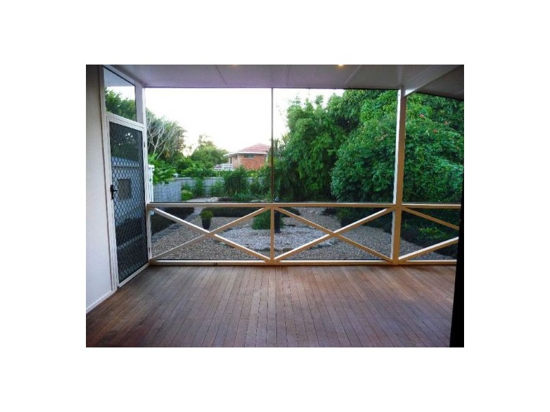 602 Charlton Esplanade, Urangan QLD 4655