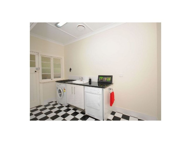 602 Charlton Esplanade, Urangan QLD 4655