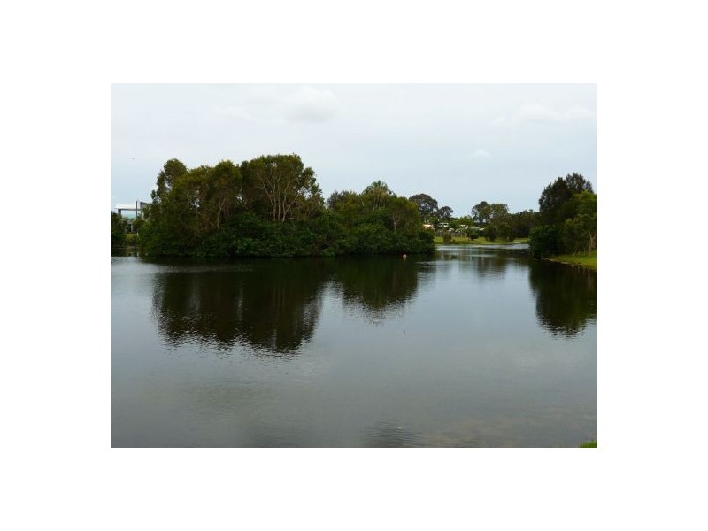 20 Turnbull Crt, Urangan QLD 4655