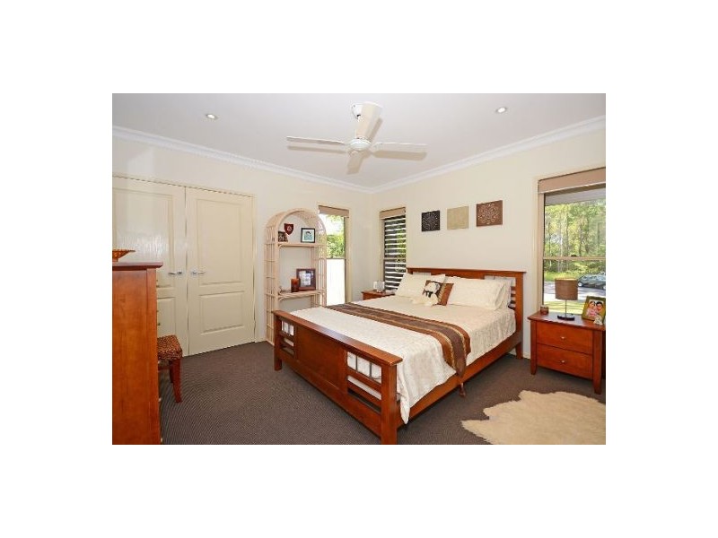 17 Cumberland Crt, Point Vernon QLD 4655