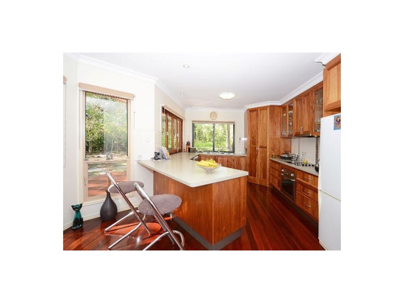 17 Cumberland Crt, Point Vernon QLD 4655