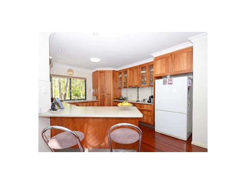 17 Cumberland Crt, Point Vernon QLD 4655