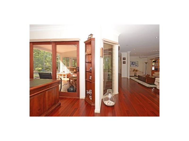 17 Cumberland Crt, Point Vernon QLD 4655