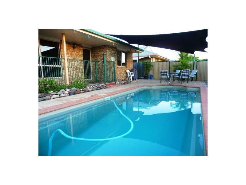 4 Caswell Crt, Torquay QLD 4655