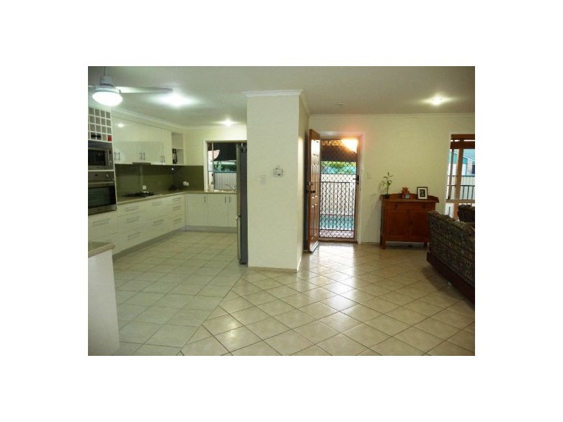 4 Caswell Crt, Torquay QLD 4655