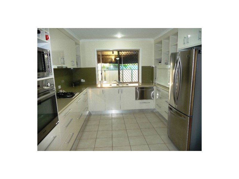 4 Caswell Crt, Torquay QLD 4655