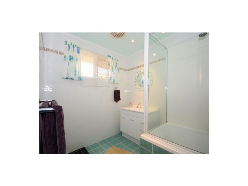 17 Clarke Street, Pialba QLD 4655