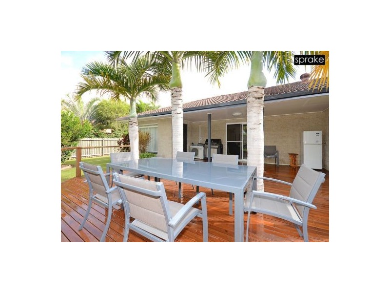 82 Long Street, Point Vernon QLD 4655