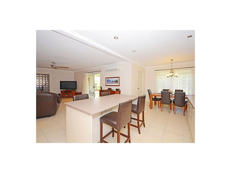 82 Long Street, Point Vernon QLD 4655