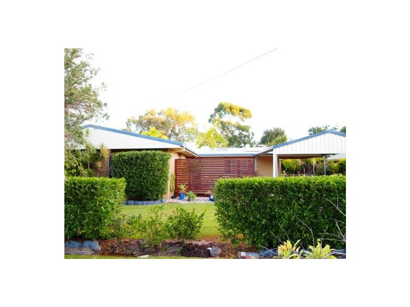 74 Lauren Street, Urangan QLD 4655