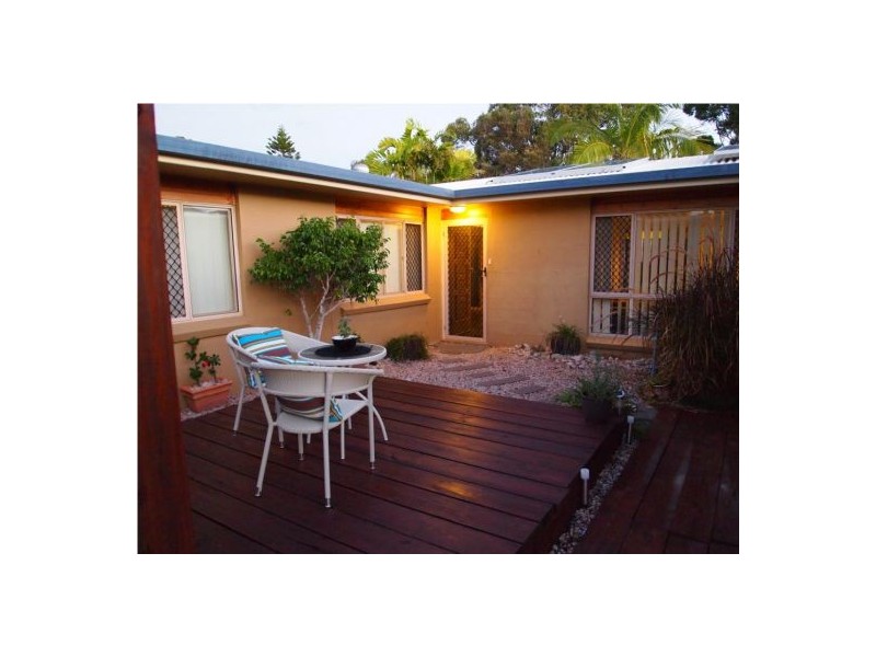 74 Lauren Street, Urangan QLD 4655