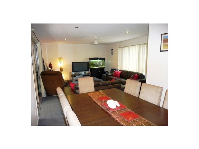 74 Lauren Street, Urangan QLD 4655