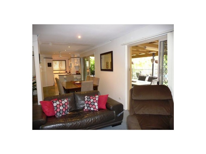 74 Lauren Street, Urangan QLD 4655