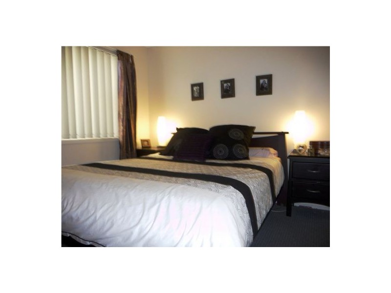 74 Lauren Street, Urangan QLD 4655