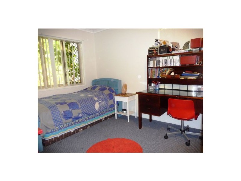 74 Lauren Street, Urangan QLD 4655