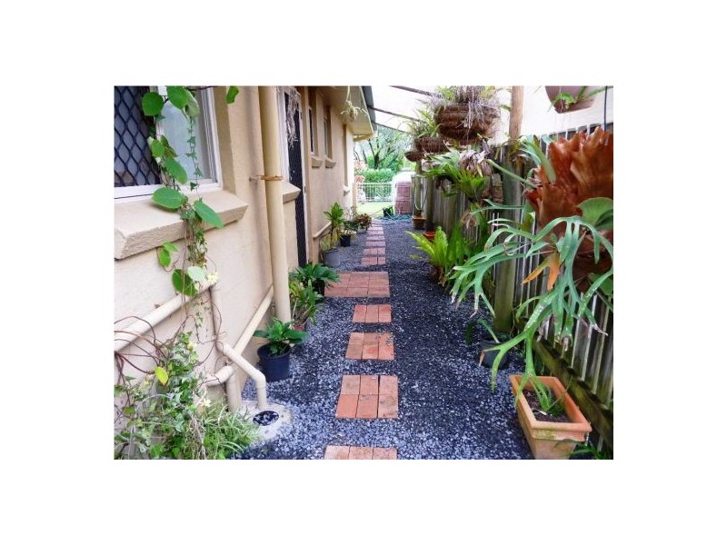 74 Lauren Street, Urangan QLD 4655