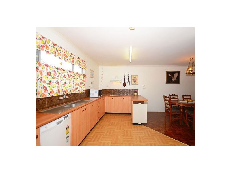 3 Maxwell St, Point Vernon QLD 4655