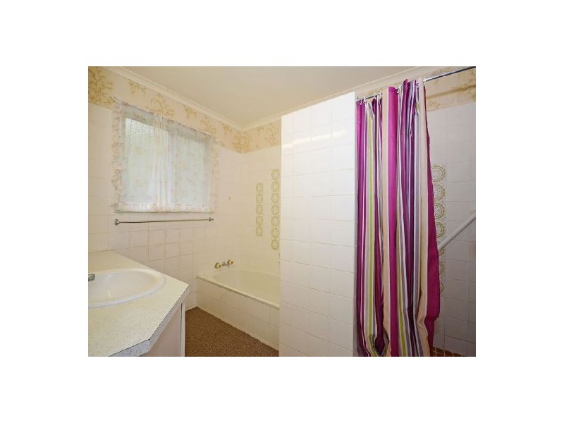 3 Maxwell St, Point Vernon QLD 4655