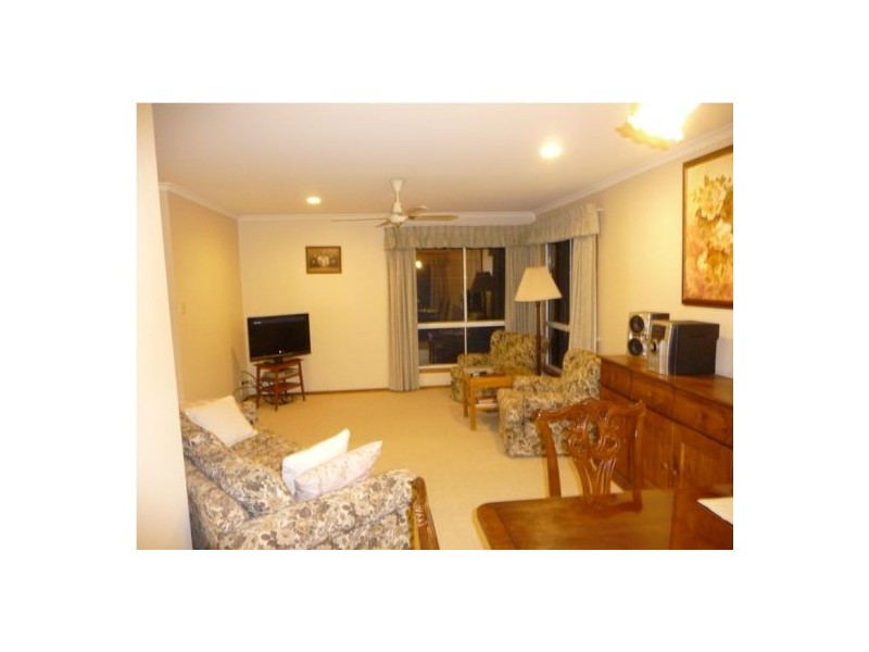 7 Rialto Crt, Urangan QLD 4655