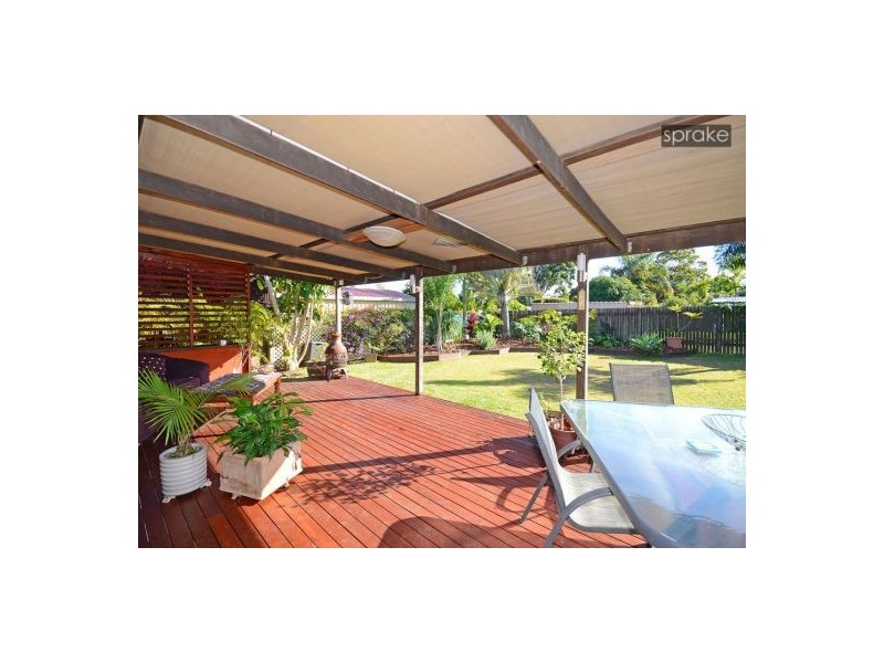 12 Carlton Street, Point Vernon QLD 4655