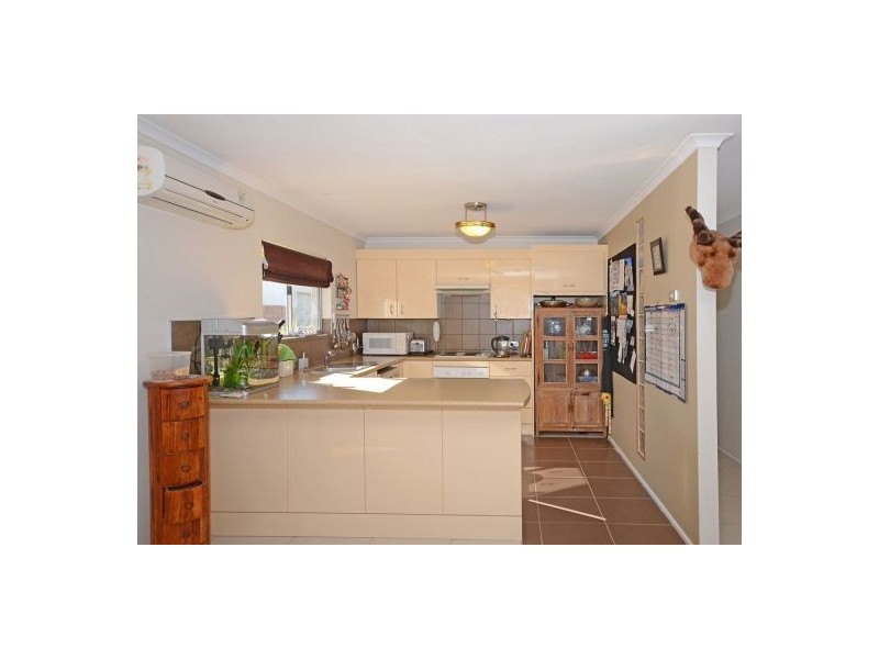 12 Carlton Street, Point Vernon QLD 4655