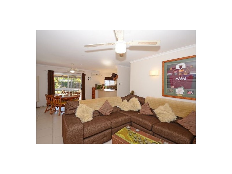 12 Carlton Street, Point Vernon QLD 4655