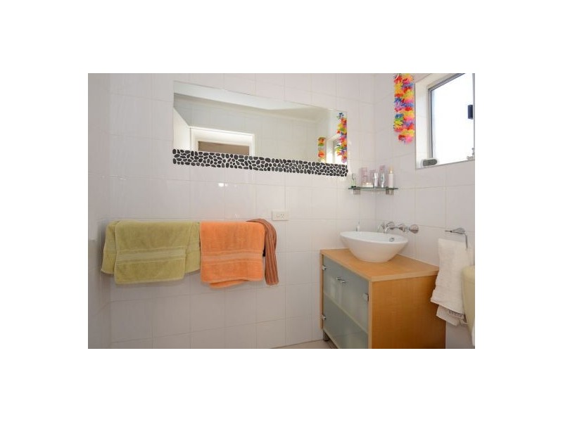 12 Carlton Street, Point Vernon QLD 4655